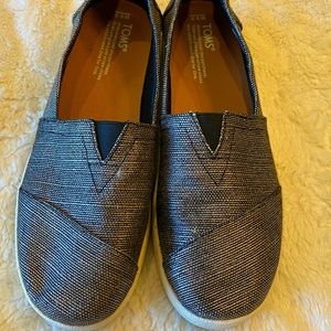 Toms Avalon brown/black metallic loafers size 9.5